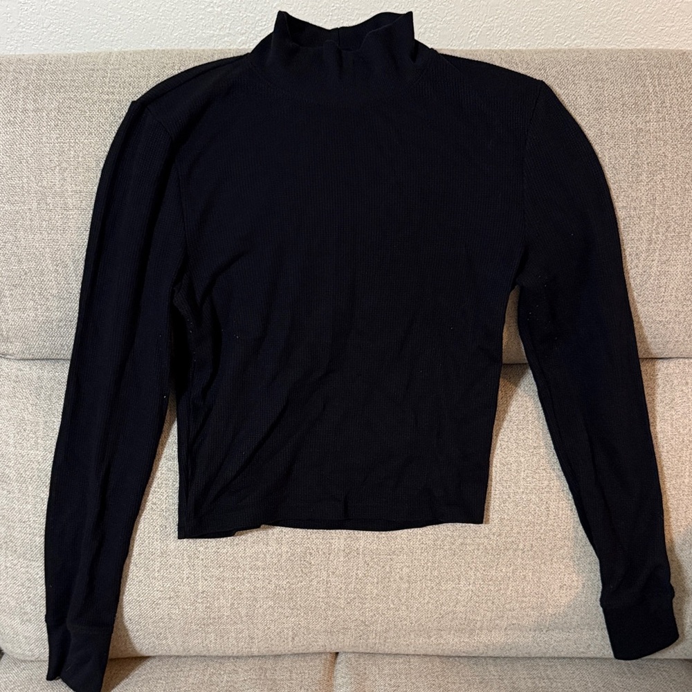 American Eagle - women’s cropped mock neck long sleeve - size L